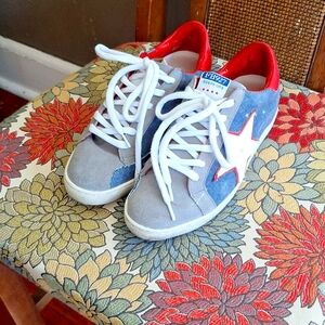FREEBIRD by Steve Madden. FB927 sneakers. Size 8.5